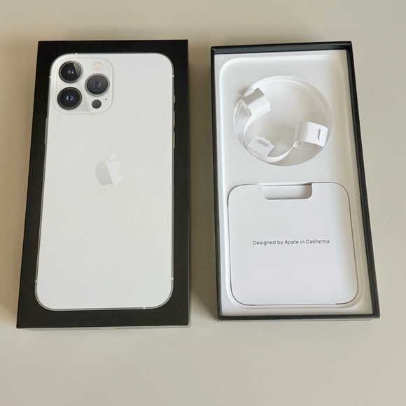 iPhone 13 Pro Max Silver 128GB Box Only - Picture 1 of 3